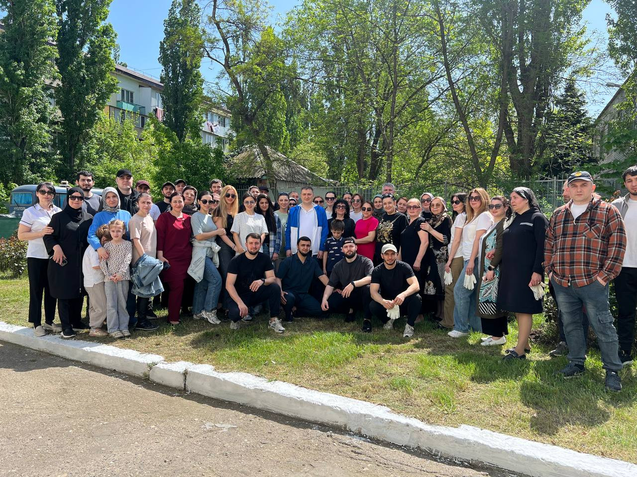 В рамках Года семьи коллектив Министерства труда и социального развития Республики Дагестан со своими семьями принял участие в общереспубликанском субботнике