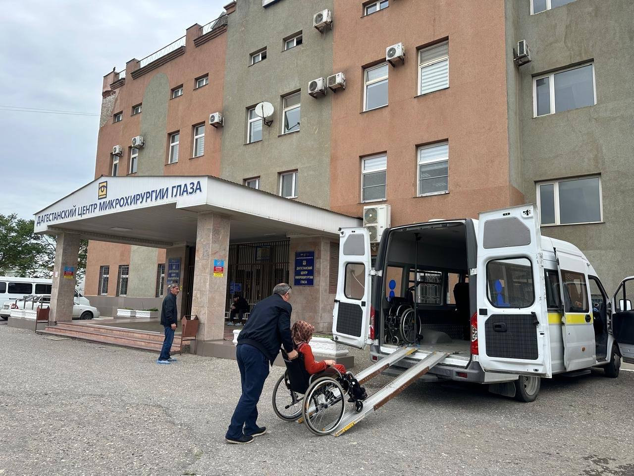 Социальное сопровождение подопечной Центра.