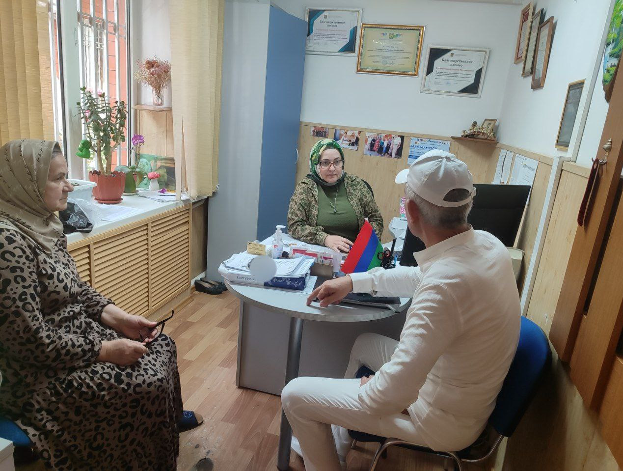 Сотрудники центра занятости населения города Хасавюрт провели встречу с участником СВО Гусейновым Нариманом.