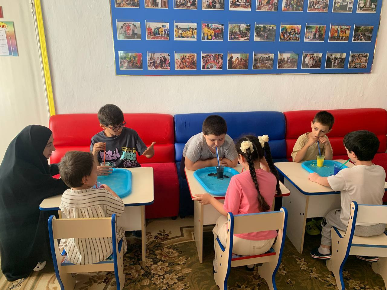 Групповое занятие для развития речевого дыхания  «Выдувание через трубочку воздушной струи»