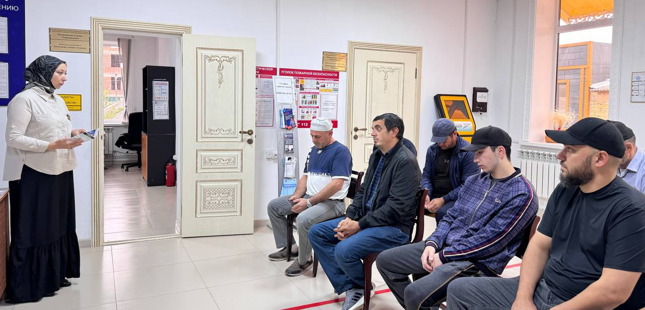 В Казбековском Центре занятости состоялся День открытых дверей по вопросам заключения контракта на военную службу