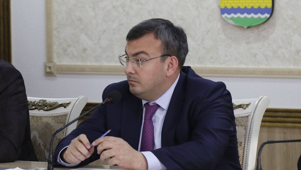 Под руководством врио министра труда и социального развития Республики Дагестан Магомедзагида Кихасурова в администрации Кизилюртовского района прошло расширенное совещание, посвящённое вопросам организации осеннего призыва на военную службу.