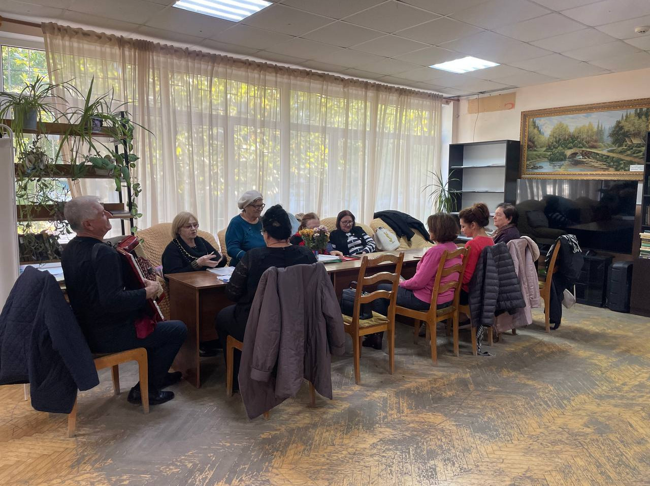 Подопечные Центра , отделения граждан пожилого возраста и инвалидов в полустационарной форме, хор «Ветеран».