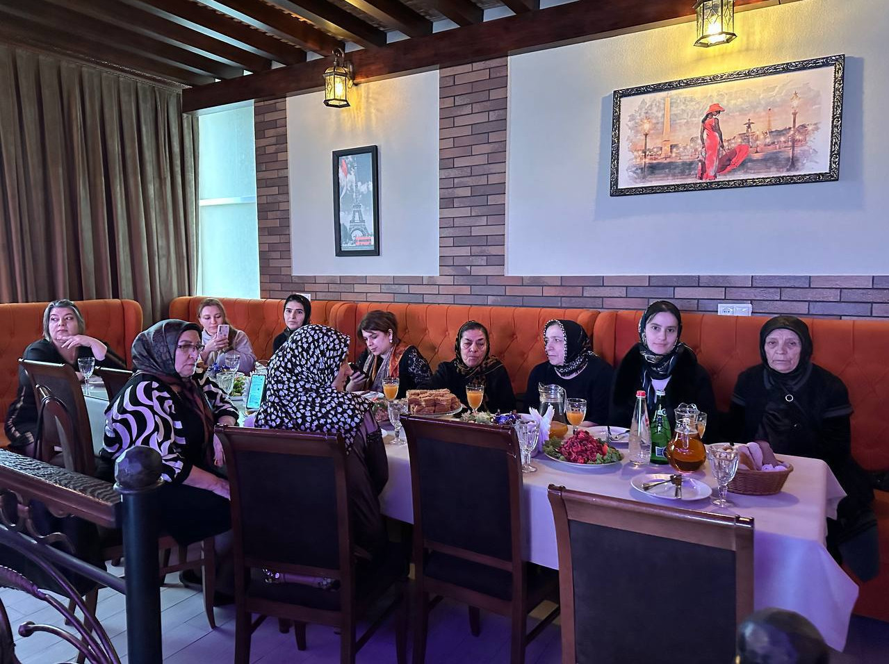 Предновогодняя акция для матерей и жен военнослужащих участников в специальной военной операции на Украине, в ресторане «Башня».