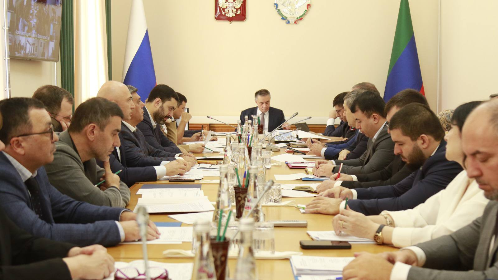 Под руководством вице-премьера Абдурахмана Махмудова состоялось заседание межведомственной комиссии по снижению уровня неформальной занятости