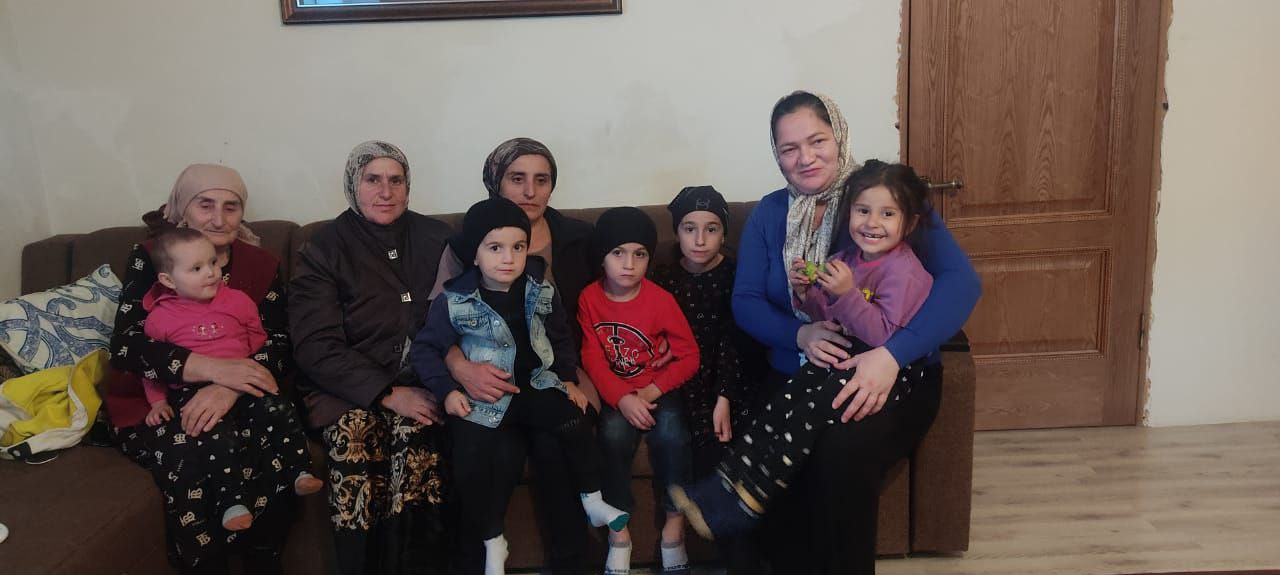 В гостях у семьи.