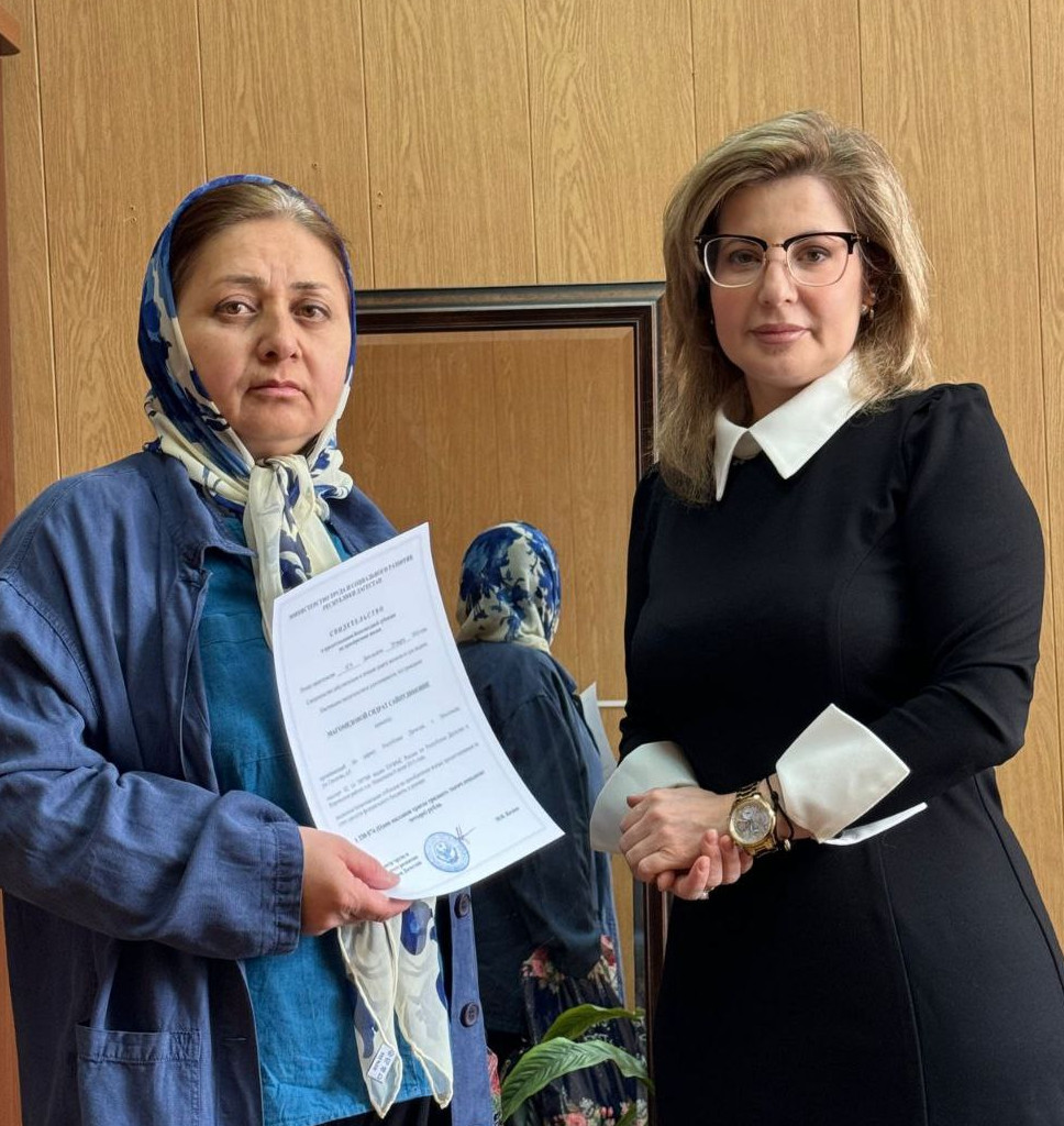 Вручение свидетельств о предоставлении безвозмездной субсидии на приобретение жилья