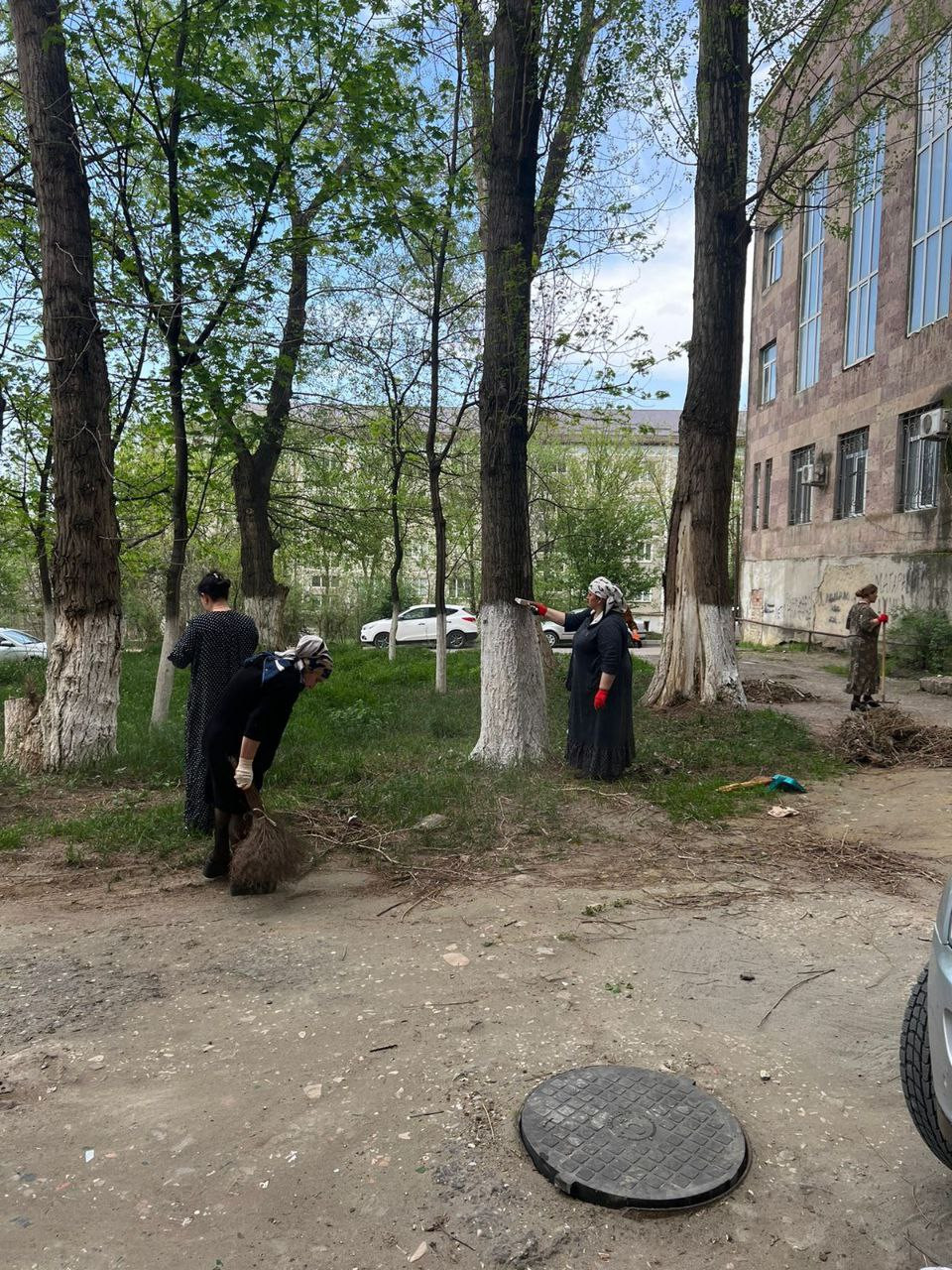 Сегодня 20 апреля 2024 года коллектив ГКУ  РД  «Центр занятости населения г. Буйнакск» провел субботник