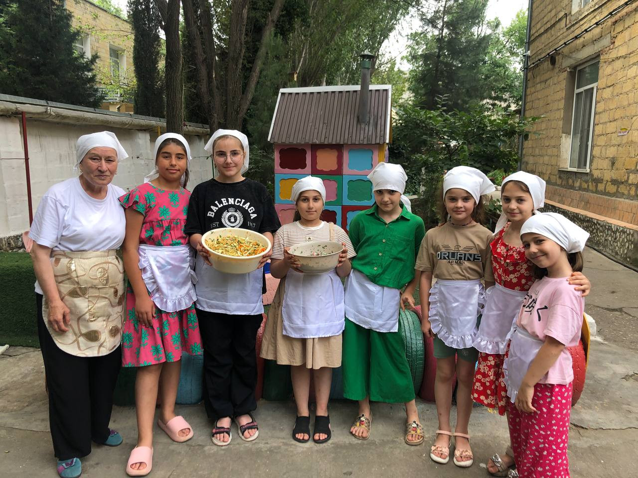 Для девочек реабилитационного  центра  была создана программа "Доступная кулинария"