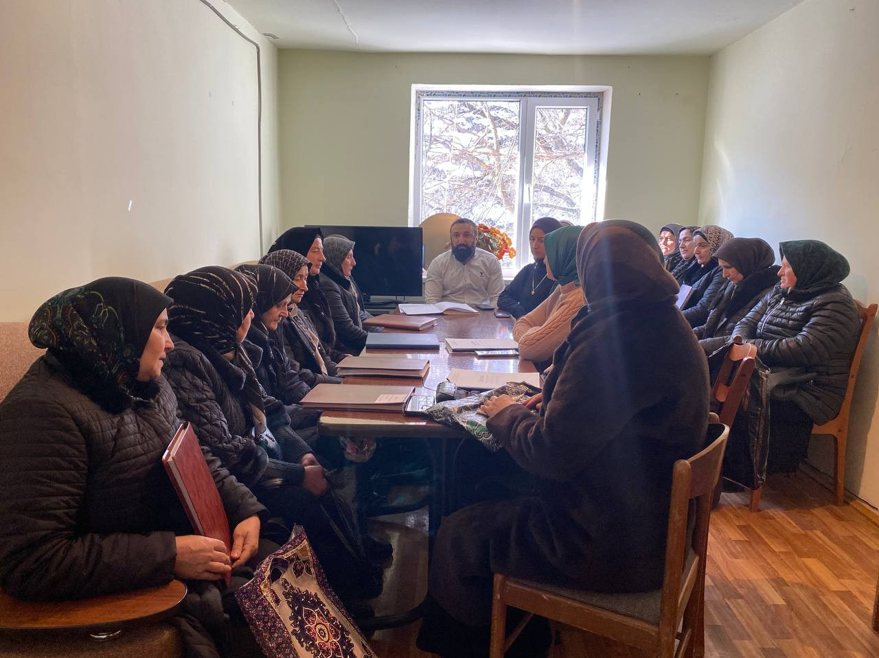 25 января Зав. отделением Абдулкадыров Омар проводит совещание с работниками 2 отд. СО на дому.