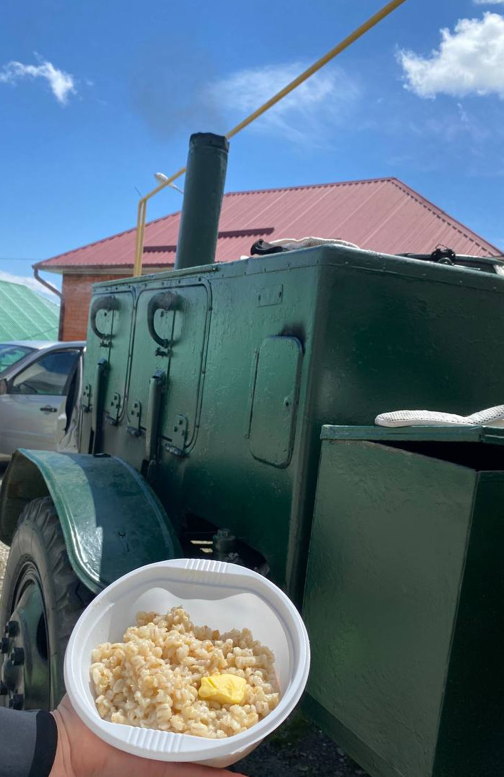 В День Победы в Гумбете провели акцию «Солдатская каша»