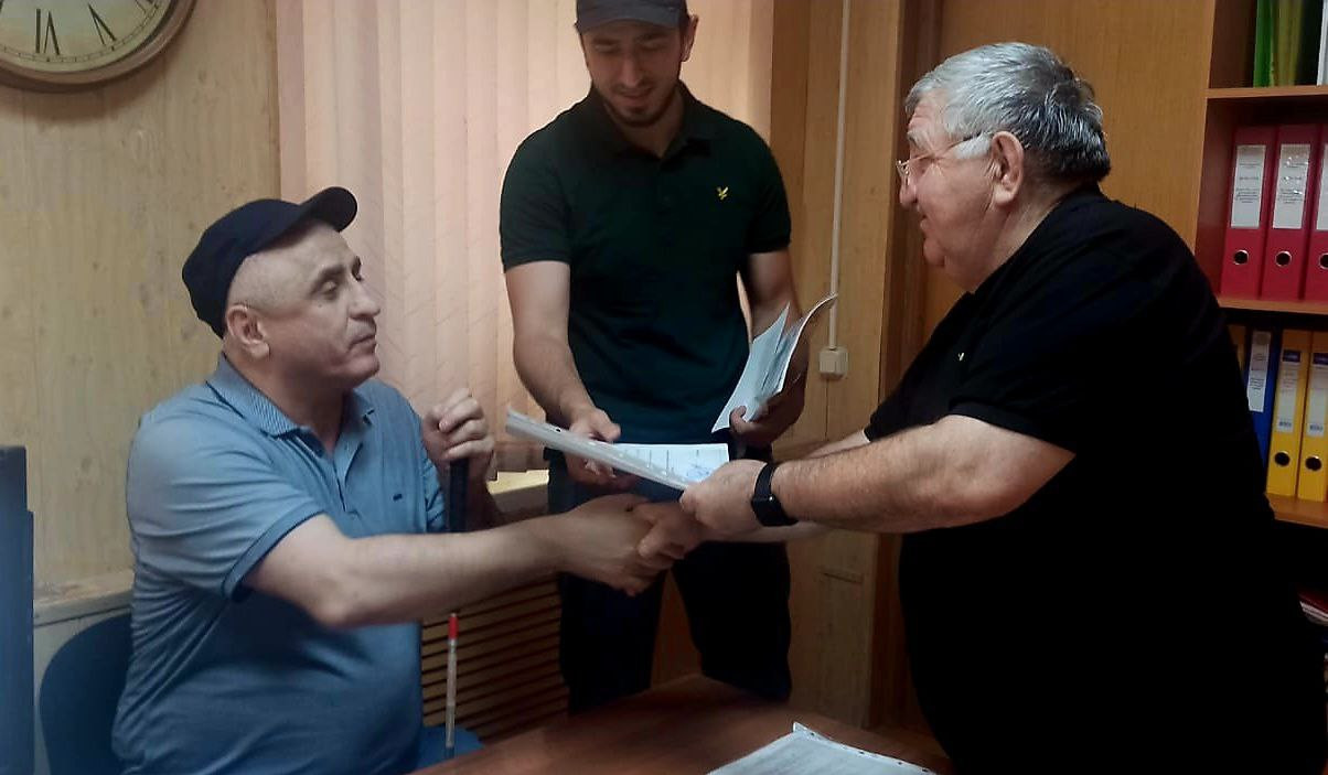 Вручение свидетельств о предоставлении безвозмездной субсидии на приобретение жилья