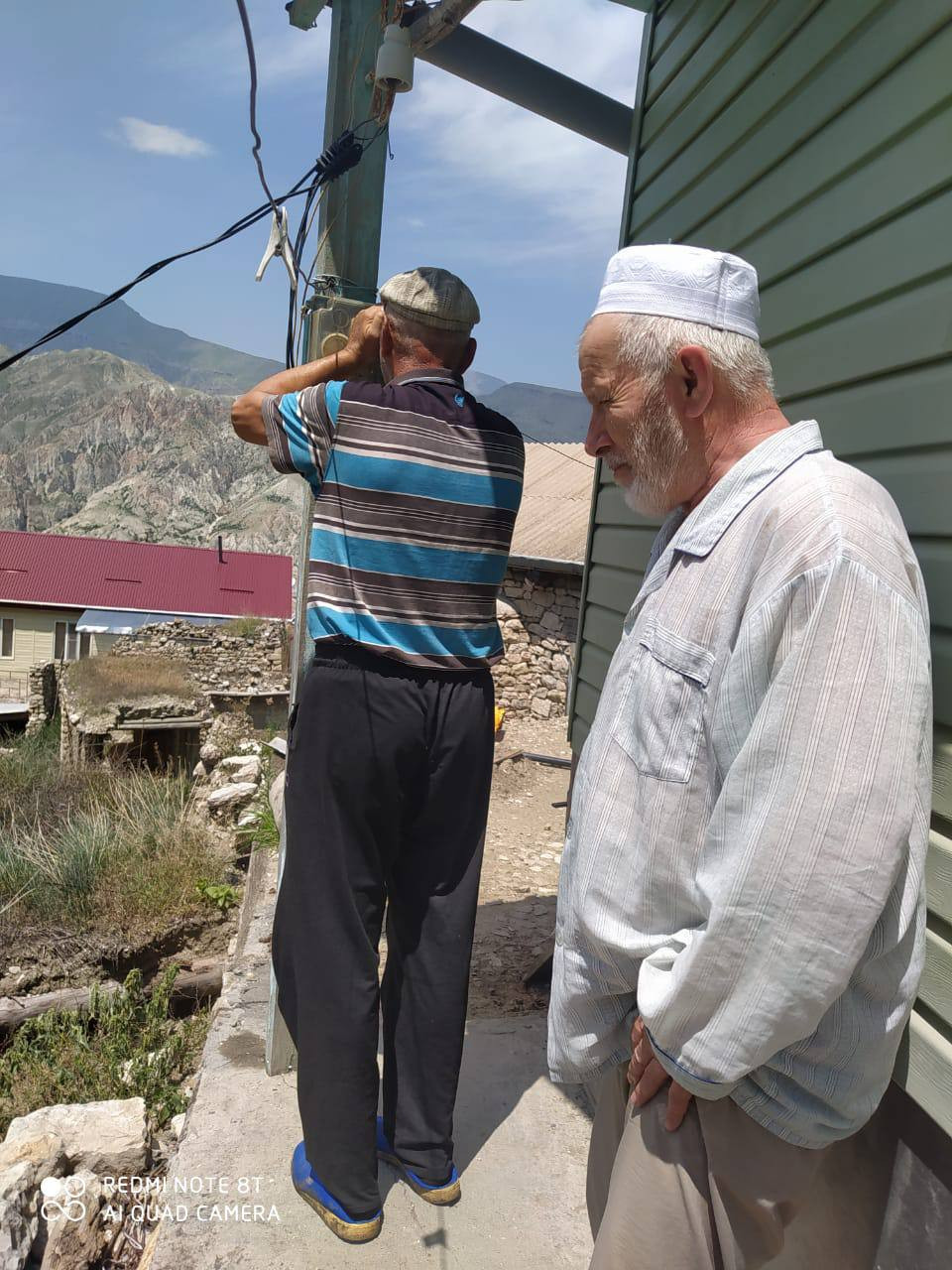 Снятие показателей с прибора учета электроэнергии у подопечного, социальным работником 1 отд. СО на дому Валигасановым Магомедгаджи.