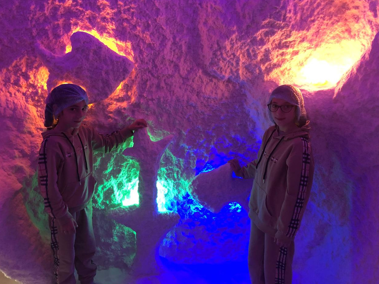 ?Особенность упражнений для релаксации детей с ОВЗ заключается в том, что нужно научить детей расслабляться не только тогда, когда об этом просит психолог или когда наступает минутка отдыха.