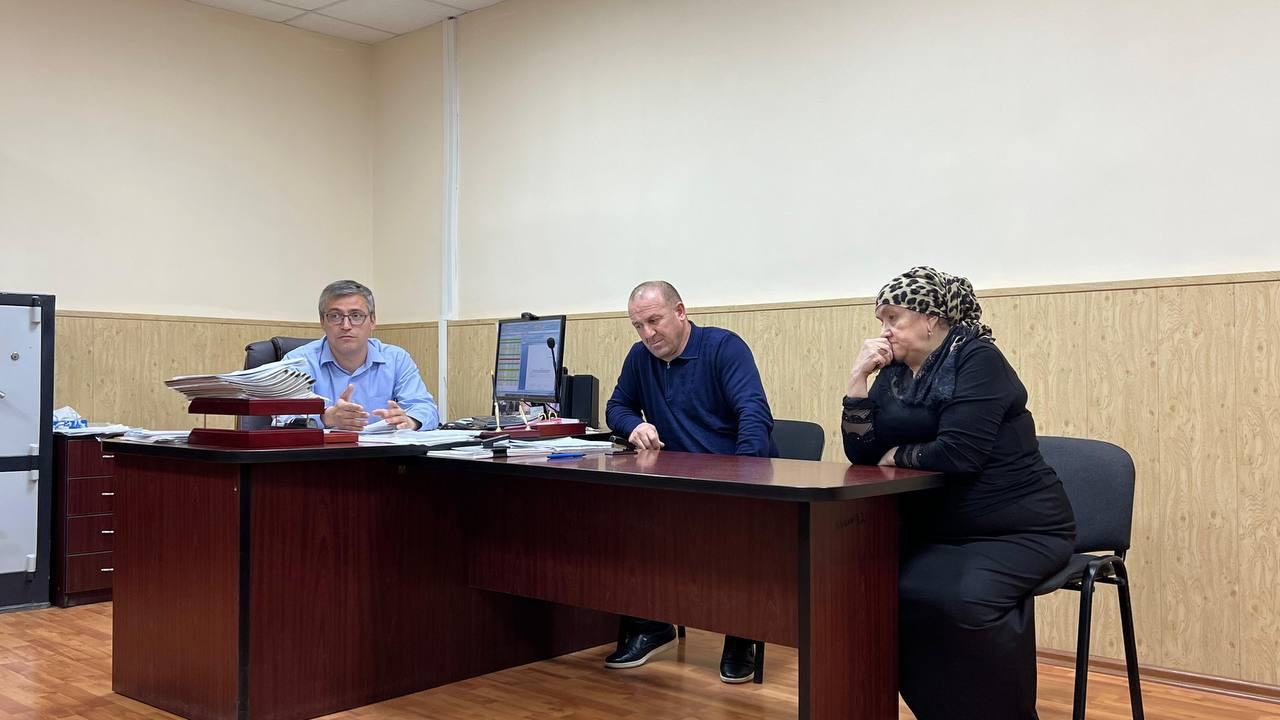 Проведение семинар-совещания с работниками учреждения по вопросам соблюдения антикоррупционных  стандартов.