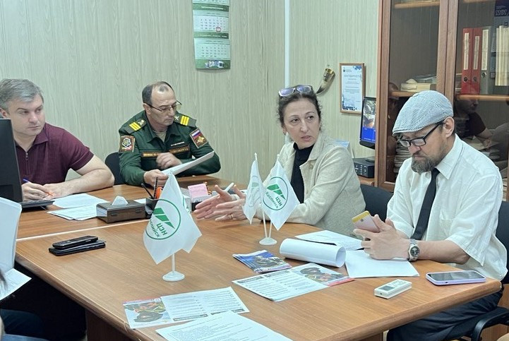 Специалисты Центра занятости г.Каспийска рассказали безработным о военной службе по контракту