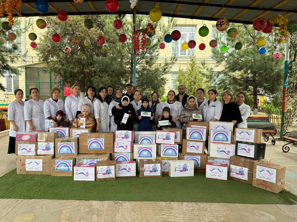 Директором нашего Центра вновь организована акция «Посылка солдату» и "Письмо солдату".