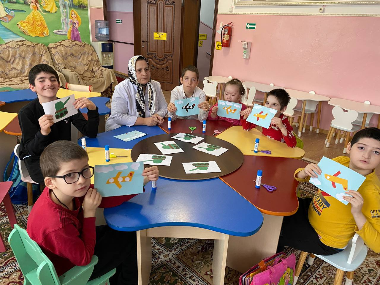 Аппликация "Летящие самолеты"