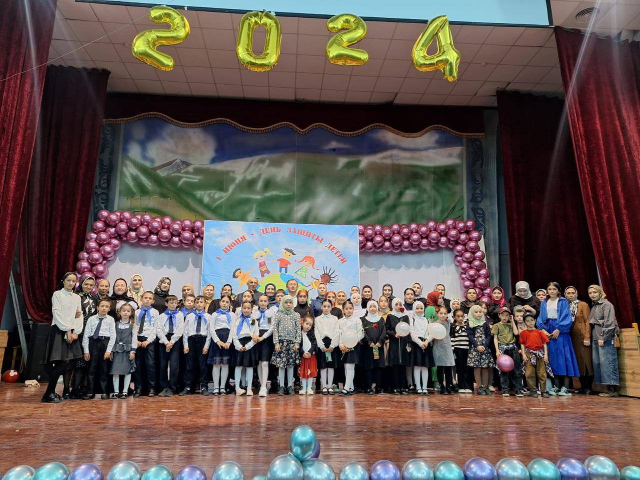 Мероприятия посвященных ко Дню защиты детей и мероприятий приуроченных к «Году семьи» работники отделения семьи и семей с детьми.