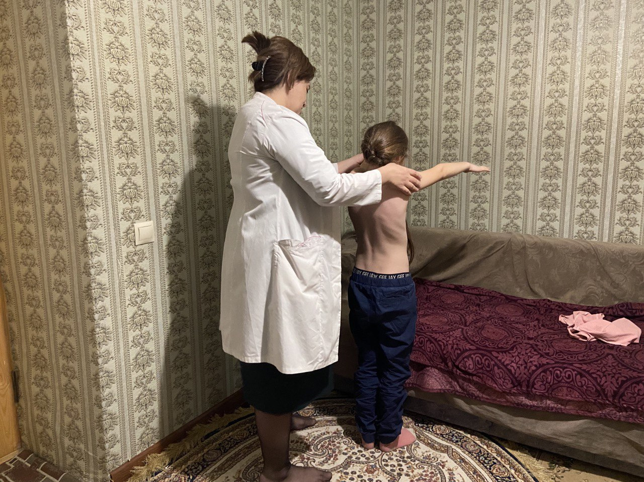 ИНСТРУКТОР ЛФК ПОСЕТИЛА СЕМЬЮ КАЗАНФАРОВЫХ