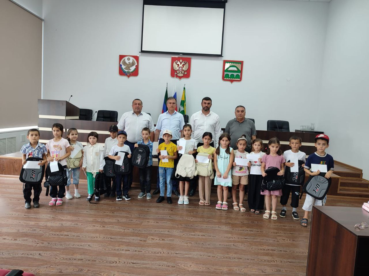 БЛАГОТВОРИТЕЛЬНЫЕФОНДЫ ПРИНЯЛИ УЧАСТИЕ ОЧЕРЕДНОМ ЭТАПЕ АКЦИИ "СОБЕРИ РЕБЕНКА В ШКОЛУ"