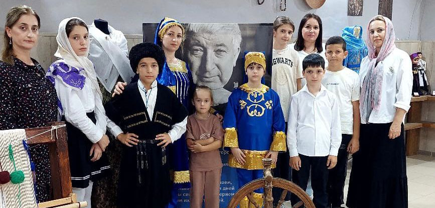 В учреждениях Минтруда РД продолжаются мероприятия, посвященные Расулу Гамзатову