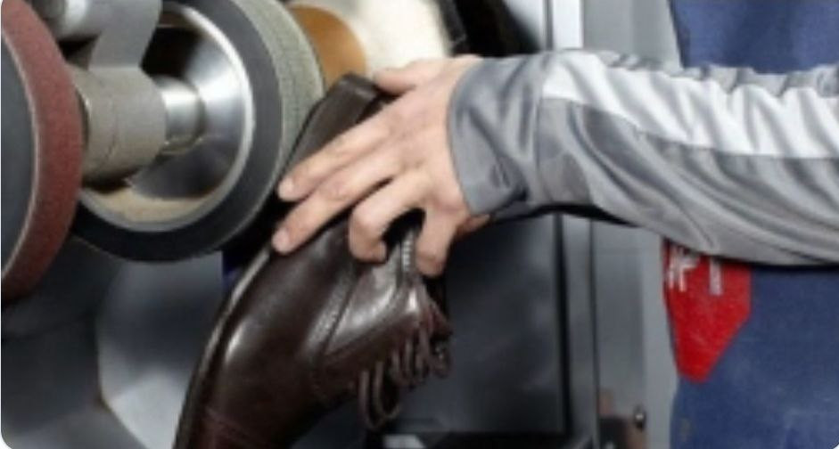 Рашид Ризаев выбрал для себя профессию обувщика и очень этим гордится