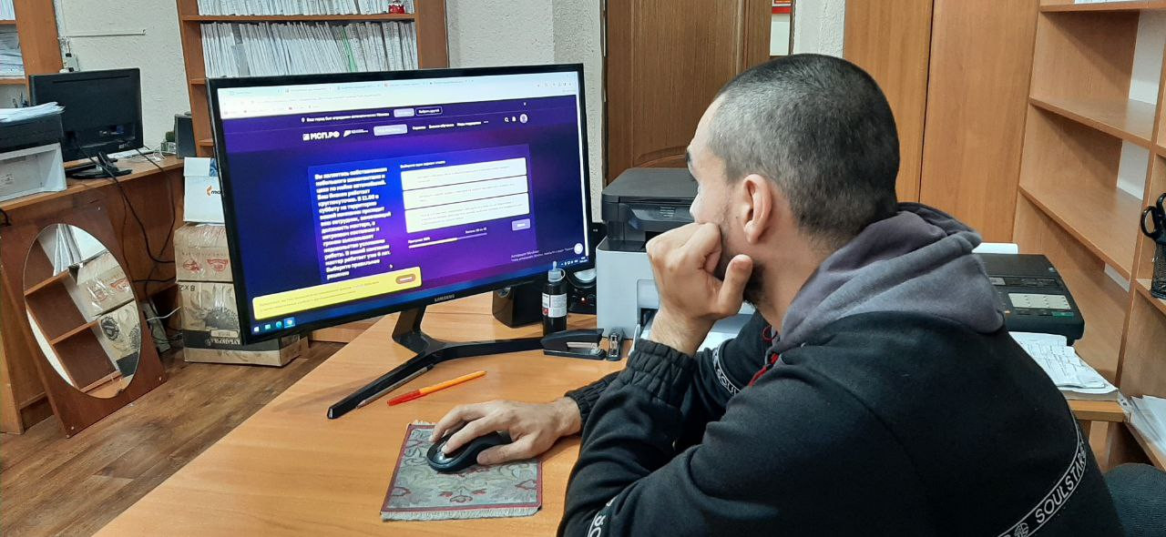 Жители Хасавюртовского района, претендующие на заключение Социального контракта, проходят тестирование