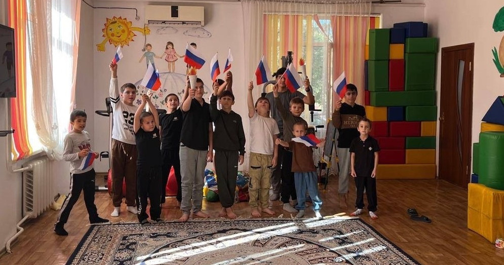 В Хасавюртовском районе детям из Реабилитационного центра рассказали об истории возникновения Дня единства и организовали спортивные соревнования
