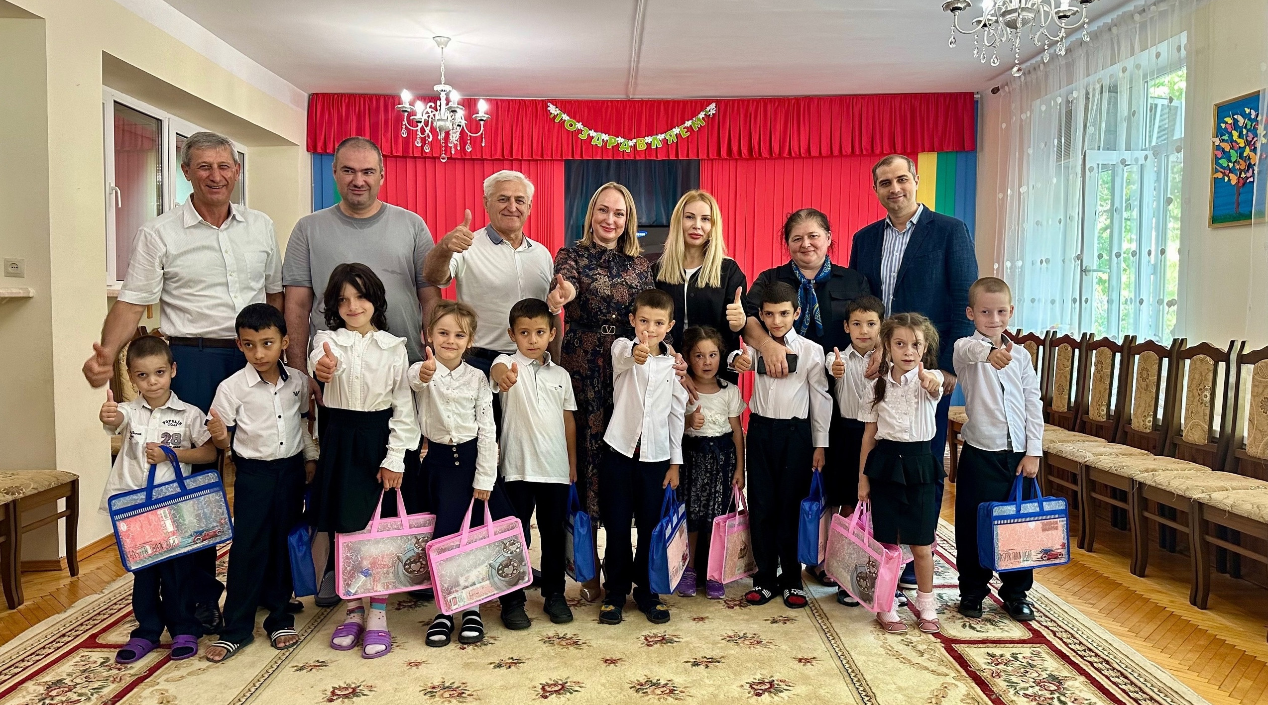Депутаты Советского района г. Махачкалы посетили детей Центра с благотворительной акцией  «Собери ребенка в школу»