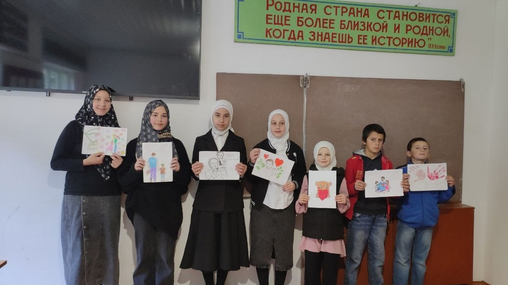 Конкурс рисунков на тему:"Мой папа -самый лучший",