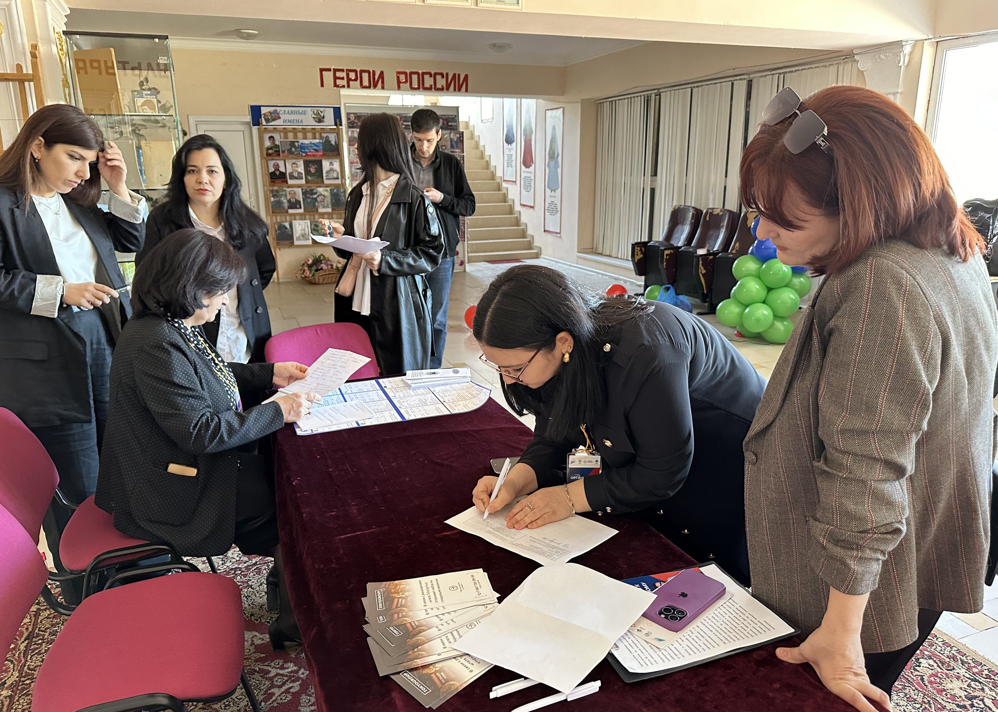 По итогам Всероссийской ярмарки трудоустройства безработные, зарегистрированные в Центре занятости г.Избербаша, нашли работу