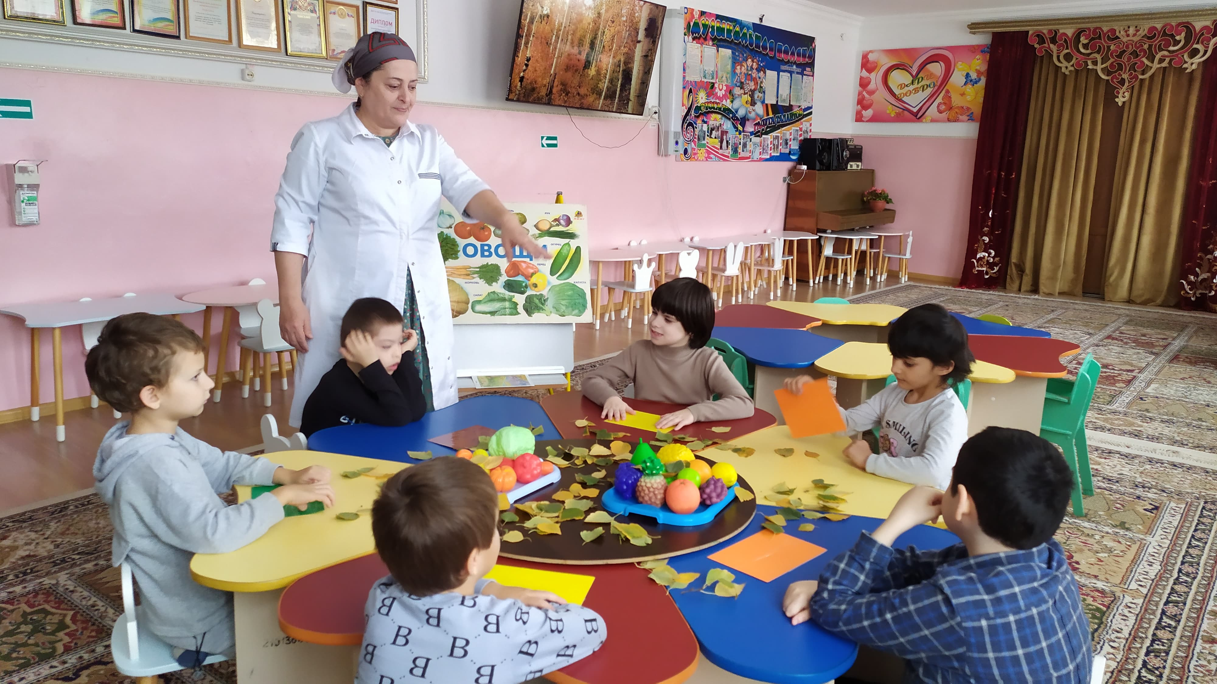 Для детей с ОВЗ провели занятие по развитию речи на тему «Овощи и фрукты - наши лучшие друзья»