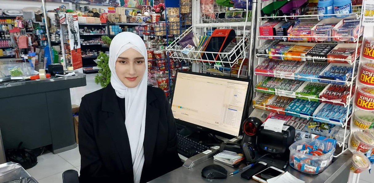 Предприниматель из Казбековского района трудоустроил в свой торговый комплекс безработных после Всероссийской ярмарки трудоустройства