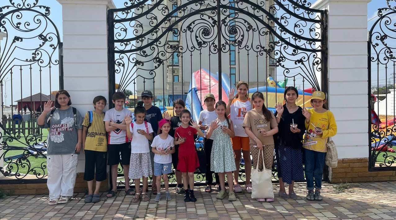 ☀️??8 августа 2023 года дети, состоящие на учёте в Комплексном центре социального обслуживания населения г. Дербента, посетили развлекательный центр «Акваленд».