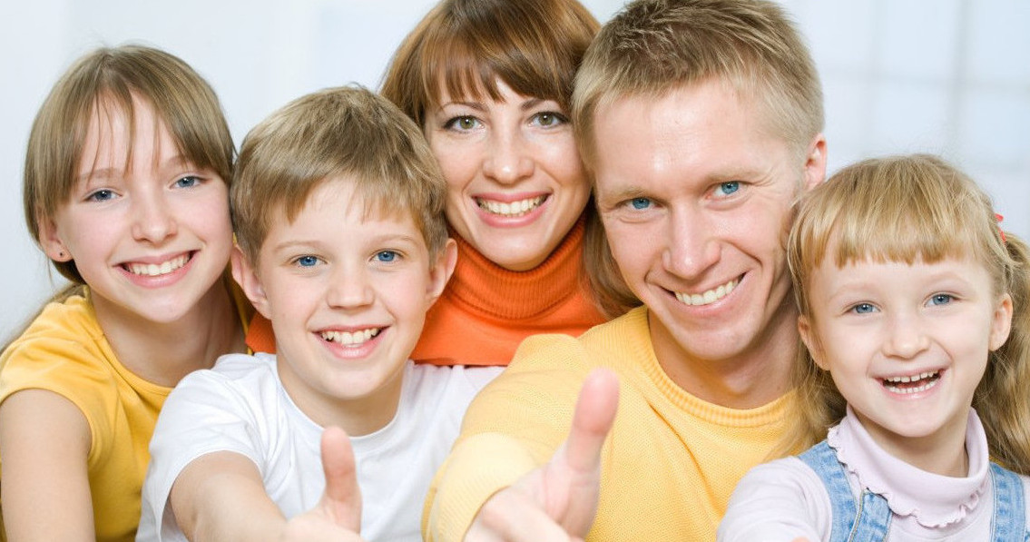 Минтруд РД напоминает многодетным семьям о компенсации части расходов на образование детей по программам на платной основе