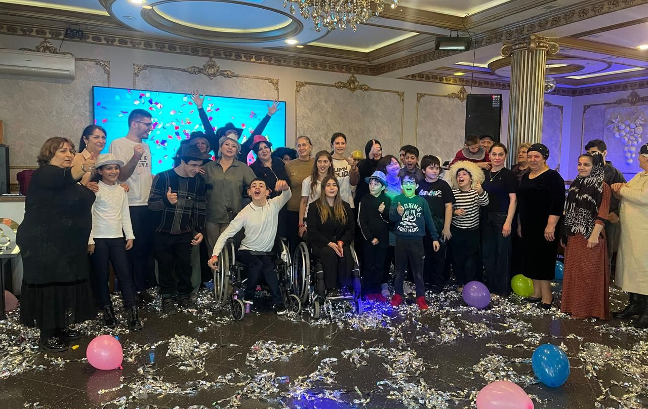 В преддверии Международного дня инвалидов 2 декабря в ресторане «Виноград» был организован благотворительный обед для детей с ограниченными возможностями здоровья