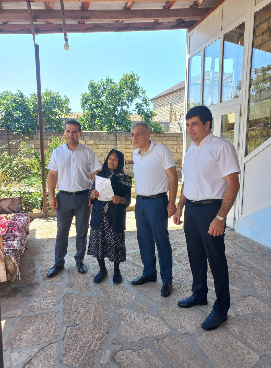 Вручение свидетельства о представлении безвозмездной субсидии на приобретение жилья