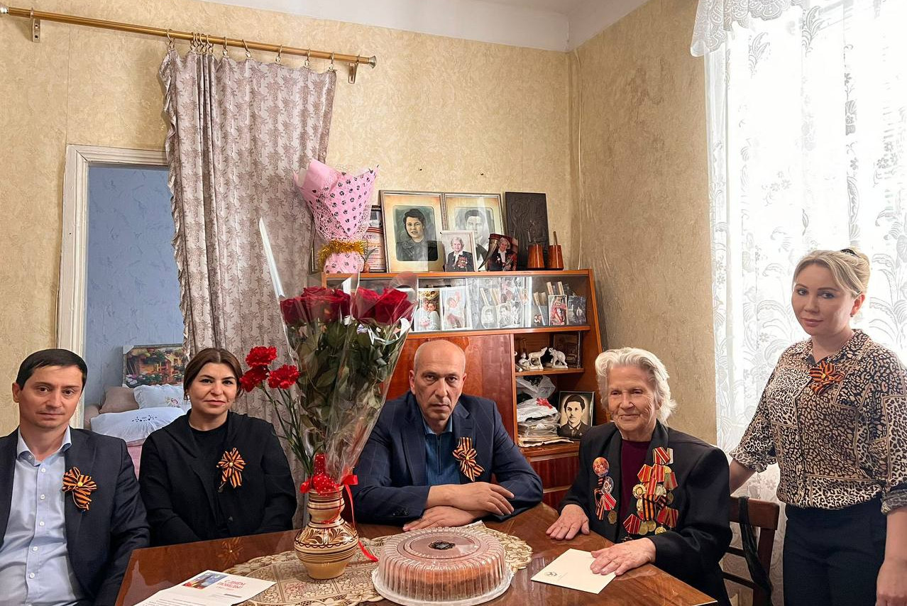 От всей души и всего чистого сердца поздравляем со славным Днем Победы!