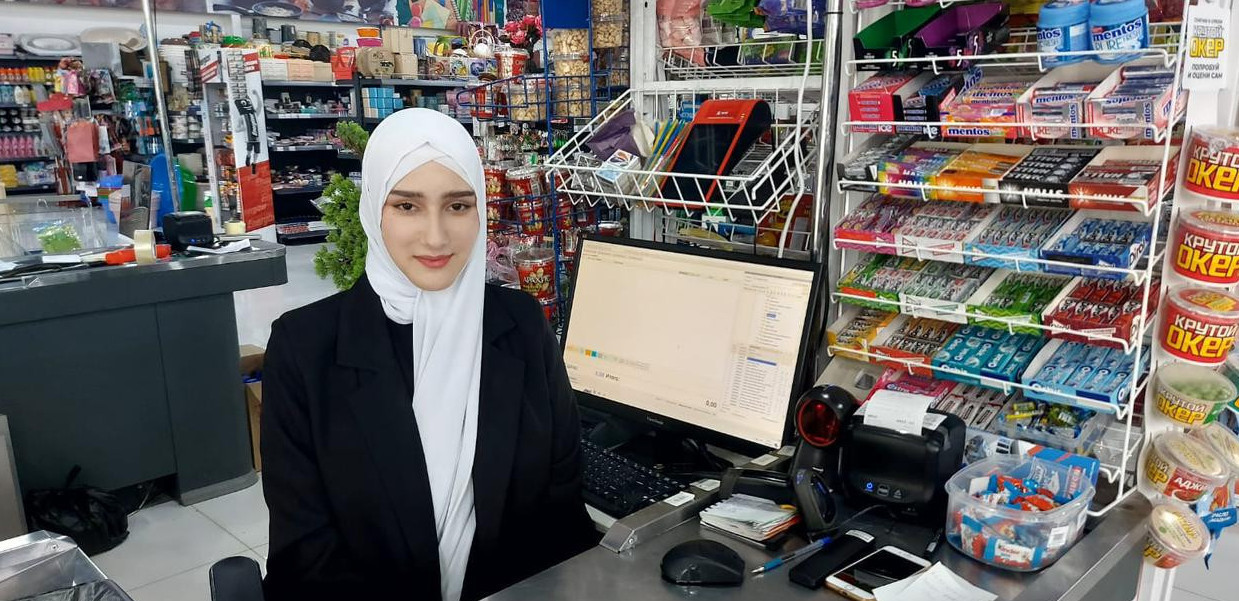 Предприниматель из Казбековского района трудоустроил в свой торговый комплекс безработных после Всероссийской ярмарки трудоустройства