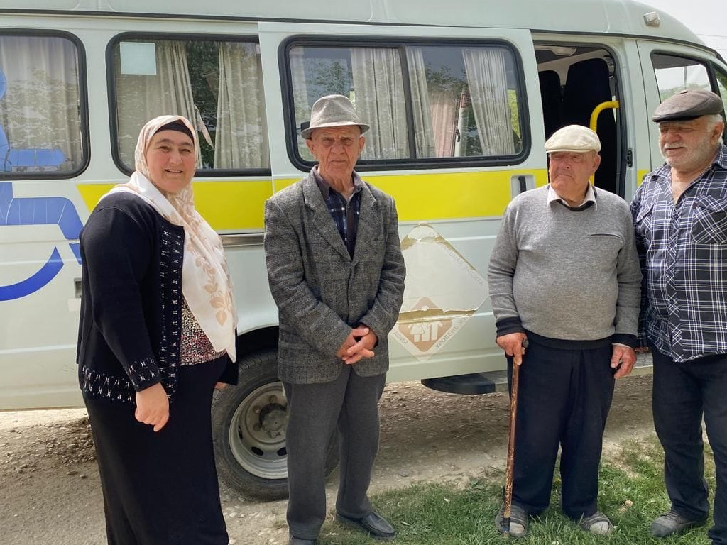 Доставка 65 лет и старше с Калининаул