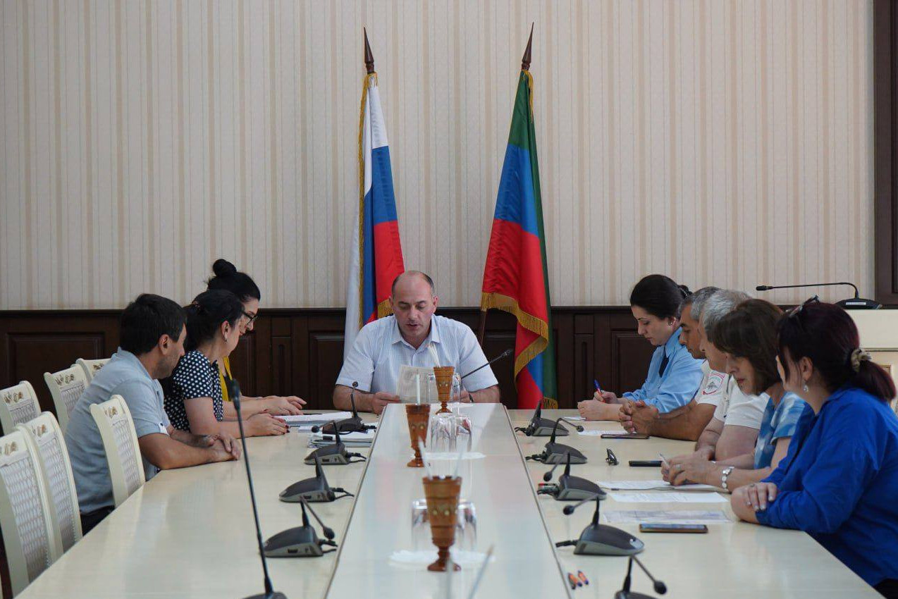 Заседание комиссии по делам несовершеннолетних и защите их прав при администрации ГО «г.Дербент».