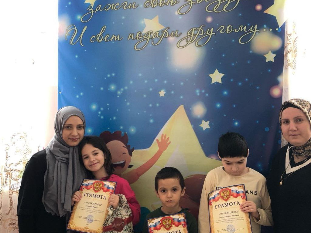 Конкурс рисунков ко Дню 8 марта