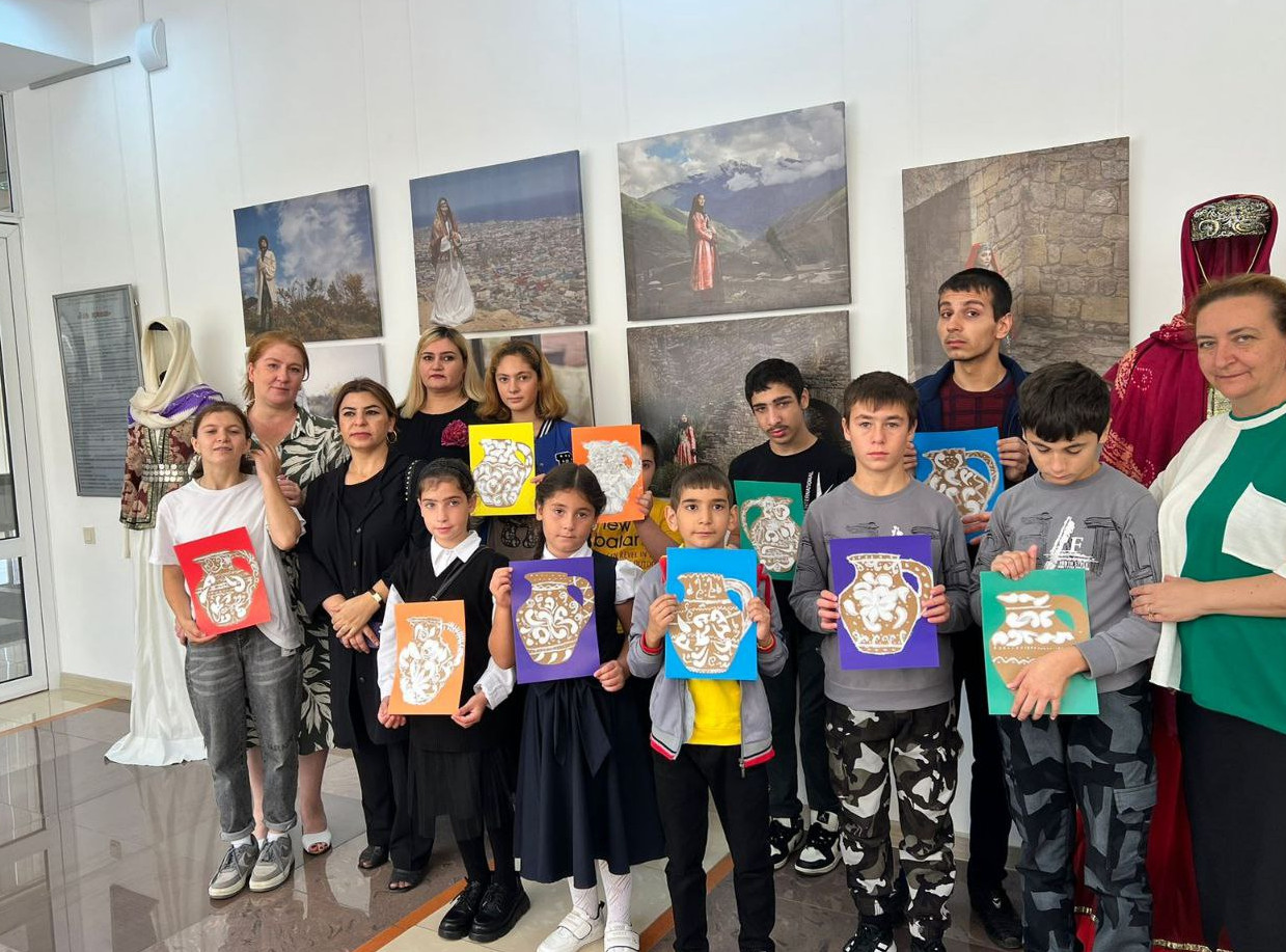 В преддверии праздника Дня единства народов Дагестана "Музей истории мировых культур и религии" в очередной раз распахнул свои двери для детей, состоящих на обслуживании в КЦСОН г. Дербент.