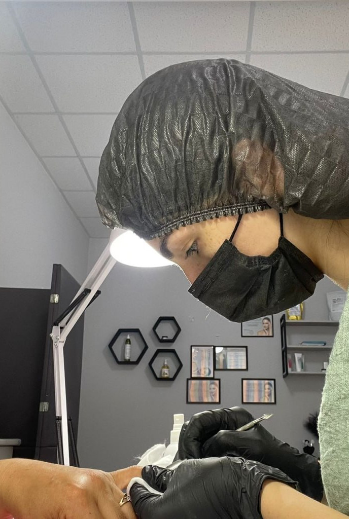 Управление соцзащиты Минтруда Дагестана в г.Южно-Сухокумск заключило социальный контракт на открытие маникюрного кабинета с Муслимат Магомедовой.