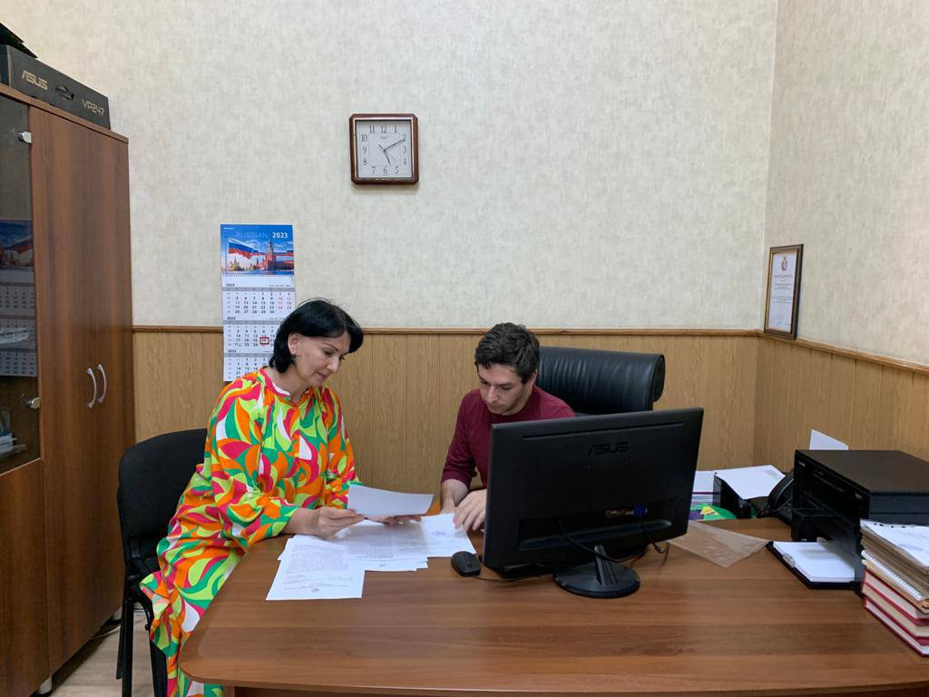 Комплексный центр социального обслуживания населения г.Дербент в тесном взаимодействии с городской администрацией проводит работу по оказанию помощи семьям участников СВО.