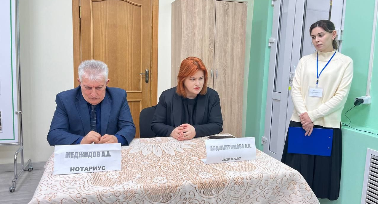 В рамках Всероссийского дня правовой помощи детям 18 ноября в Семейном МФЦ состоялся бесплатный консультативный прием для получателей социальных услуг.