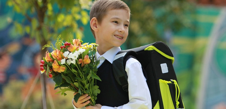 Управления социальной защиты Минтруда РД продолжают регистрировать заявки от семей с детьми-первоклассниками на получение единовременной выплаты