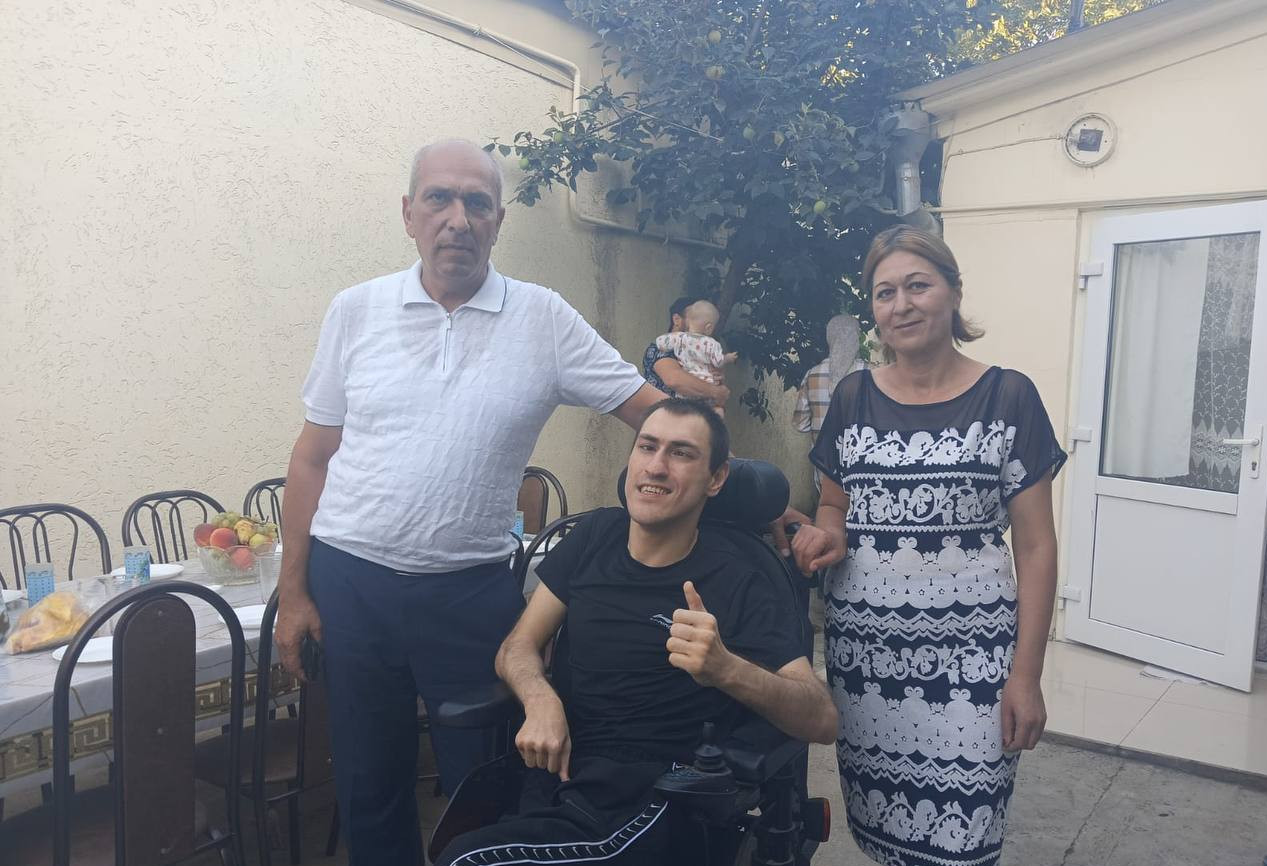 21.08.2024 г.  отметил свой очередной день рождения инвалид 1-ой группы, обслуживаемый КЦСОН г. Дербент Махмудов Руслан