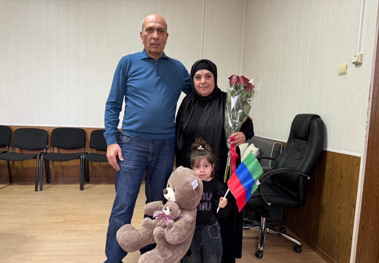 Директор Дербентского Комплексного центра Теймур Саругланов встретился с семьей погибшего кавалера ордена Мужества Юсифа Гаджиева